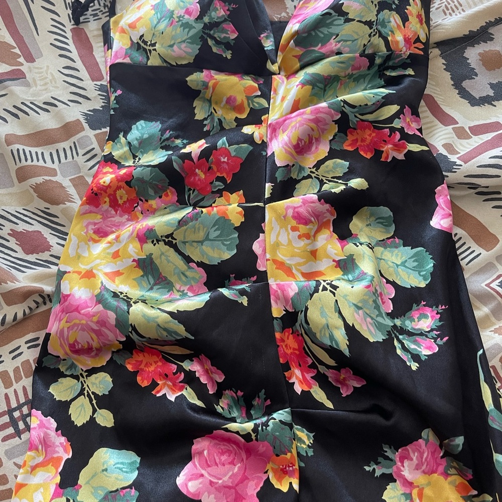 Dress - Picture 3 of 5